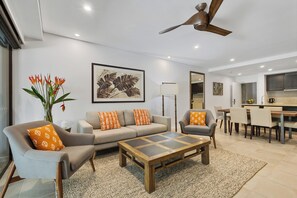 Deluxe Apartment, Lanai, Garden View | Private kitchen | Full-size fridge, microwave, oven, dishwasher - SeaEden Apartments (Craiglie)