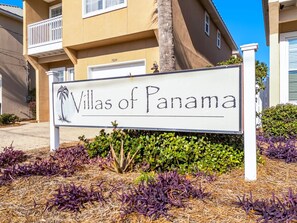 Welcome to Villa of Panama, featuring a modern design and a balcony.