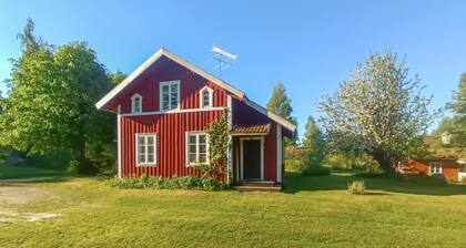 4 bedroom nice home in Tived