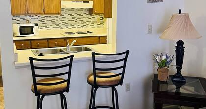 Charming 1-bedroom apartment in delightful Mesa with WiFi, AC