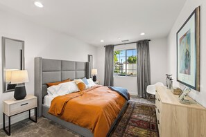 3 bedrooms, iron/ironing board, WiFi, bed sheets - Stylish 3 bedroom house sleeps 8 Great location right across from the Club pool! (La Quinta)