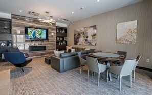 Executive lounge - Atlantic Station - 9N (Stamford)