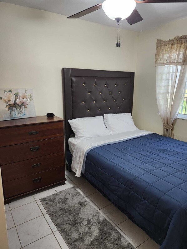 2 bedrooms, iron/ironing board, WiFi, bed sheets