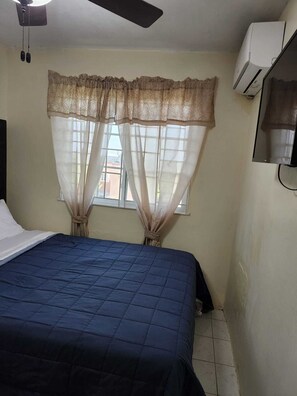 2 間睡房、熨斗/熨衫板、Wi-Fi、床單