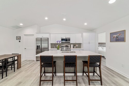 Crownwood Country New 3bd 2ba near WEC equestrian, FAST Swimming, GOLF