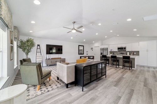 Crownwood Country New 3bd 2ba near WEC equestrian, FAST Swimming, GOLF