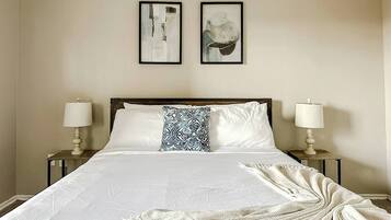 1 bedroom, desk, free WiFi, bed sheets