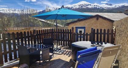 Cosy cottage with private spa and heated pool