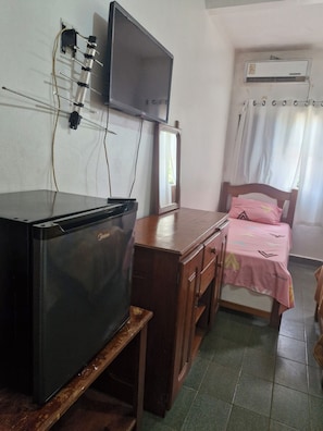 Deluxe Triple Room | Desk - Hotel pacífico  (Rio Branco)