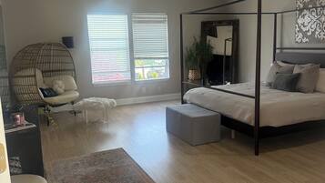 6 bedrooms, desk, iron/ironing board, WiFi