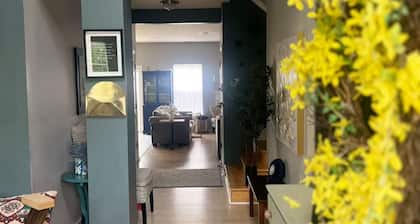 Grand Park 9 min - spacious -game house! Ruoff music 7 min- 7 Beds sleeps 14