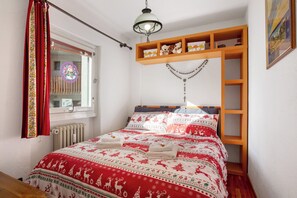 1 soverom, strykejern/-brett, wi-fi (inkludert) og sengetøy