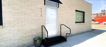 Modern meets historic charm! Unique stay in historic little town on the prairie 