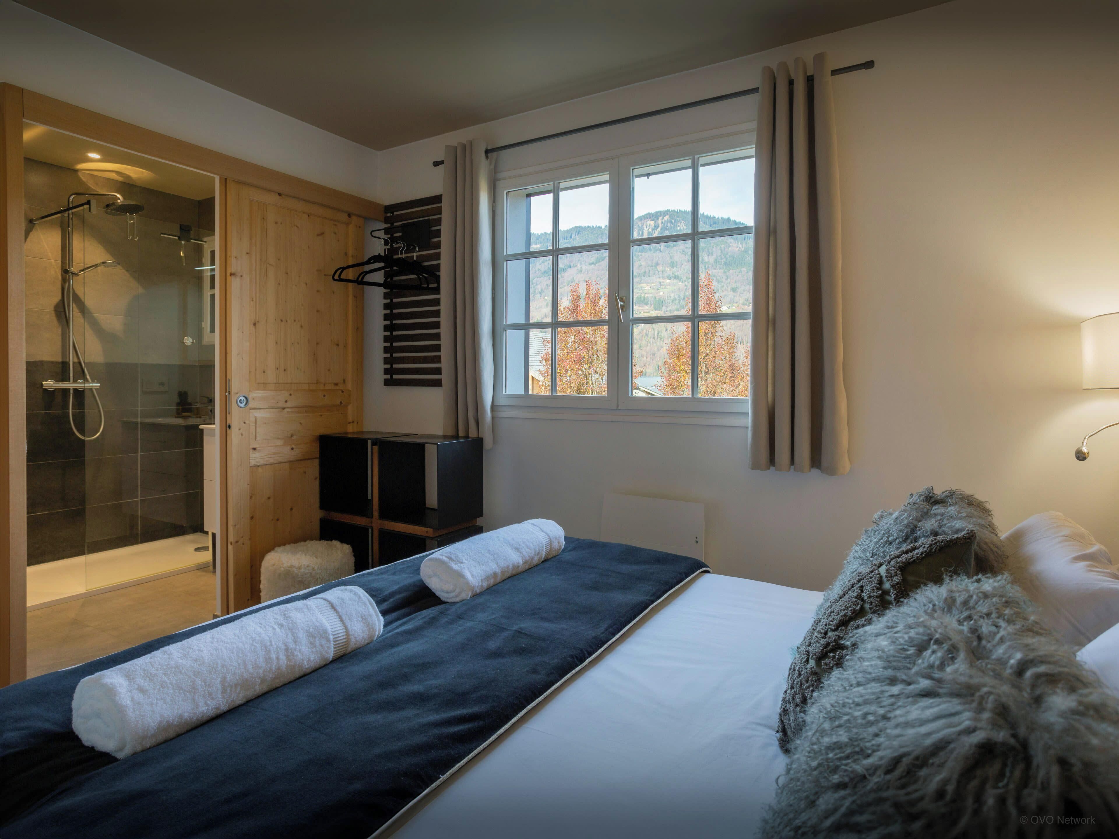 4 dormitorios, tabla de planchar con plancha, wifi y ropa de cama