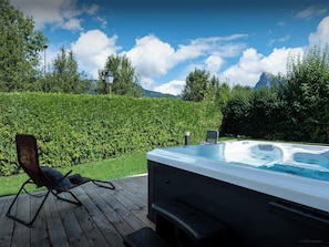Outdoor spa tub - Chalet Jornata - cosy stay 10p for families with games room - OVO Network (Morillon)