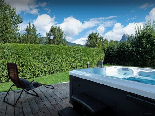 Chalet Jornata - cosy stay 10p for families with games room - OVO Network