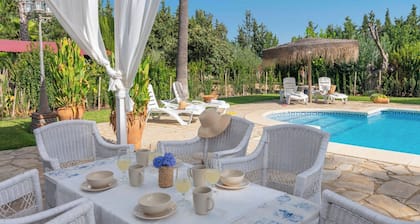 Casa Rural Las Colmenillas Villamartín by Ruralidays