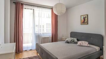 1 habitación, tabla de planchar con plancha, wifi y ropa de cama