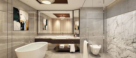 Une salle de bain moderne avec une baignoire sur pieds, un grand miroir et des murs en marbre.