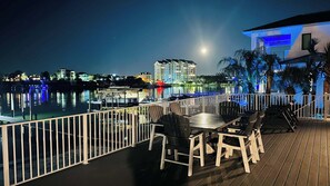 Outdoor dining - Spend Christmas on the Beach — Book Now! (Destin)