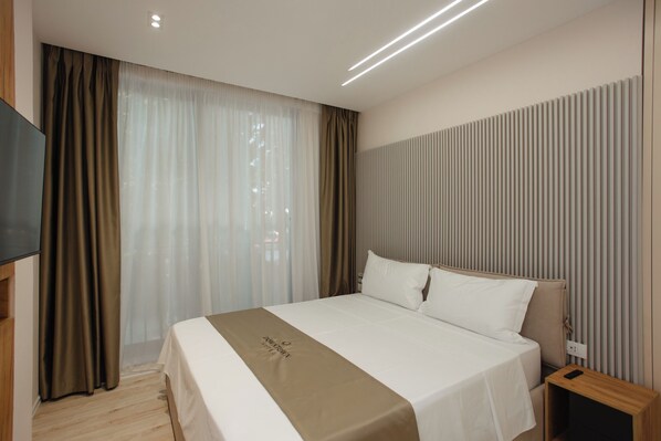 Double Room, City View | Laptop workspace, free cribs/infant beds, free WiFi