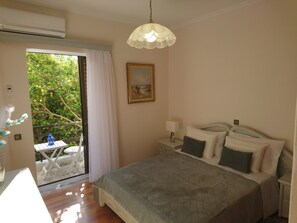 2 quartos, ferros/tábuas de passar roupa, Wi-Fi, roupa de cama