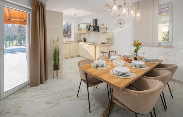 Dining - Luxurious home in Labin (Labin)
