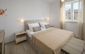 3 bedrooms, travel crib, free WiFi, bed sheets - Luxurious home in Labin (Labin)