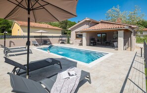 Pool - Luxurious home in Labin (Labin)