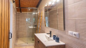 Shower, towels - Casa Surrender Cómpeta by Ruralidays (Málaga)