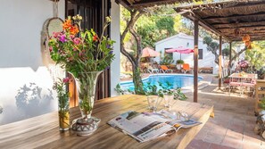 Outdoor dining - Casa Surrender Cómpeta by Ruralidays (Málaga)