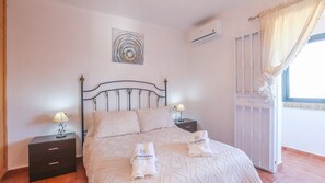 7 makuuhuonetta, vauvan matkasänky, Wi-Fi