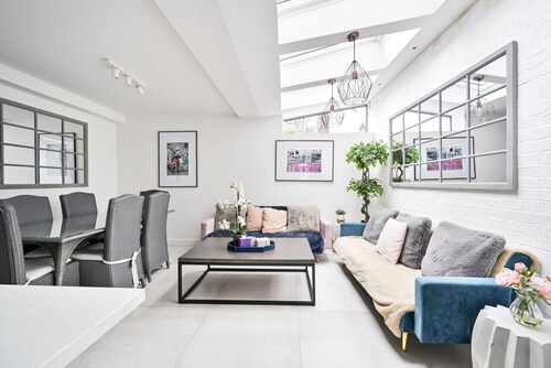 Argyl | Chelsea Townhouse w/ Roof Terrace
