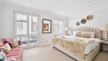 3 bedrooms, desk, iron/ironing board, travel cot