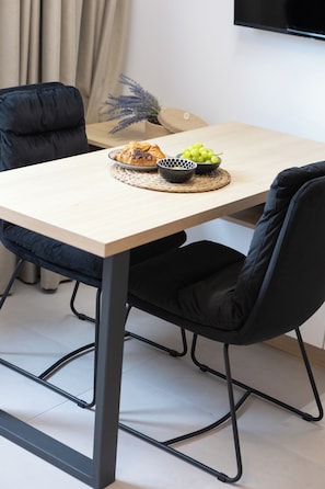 Executive Suite | In-room dining