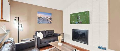 TV, peis og kontorer