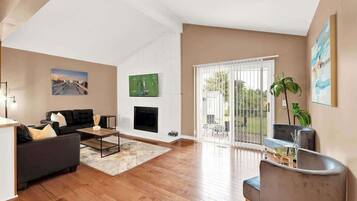 TV, fireplace, offices