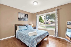 3 chambres, fer et planche à repasser, lit parapluie, Wi-Fi