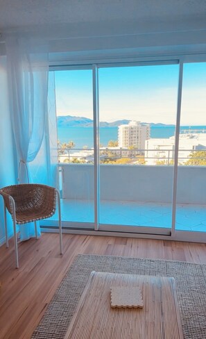 Interior - Sea Side apartment escape, overlooking the Strand. (North Ward)