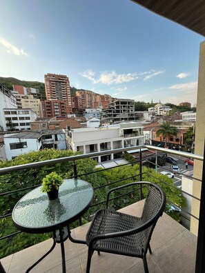 Balcony view - Hotel Granada Suites Deluxe (Cali)