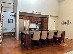 Private kitchen - Enjoy Derby City in this amazing river bungalow! (Louisville)