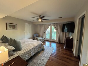 Room - Enjoy Derby City in this amazing river bungalow! (Louisville)
