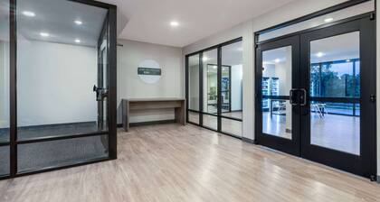 ECHO Suites Extended Stay by Wyndham Richmond West