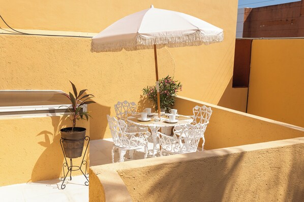 Outdoor dining - Casa 25 Lizette Luxury for 6-7 px with Pool Cancun! (Cancún)