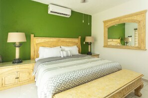4 bedrooms, iron/ironing board, WiFi, bed sheets - Casa 25 Lizette Luxury for 6-7 px with Pool Cancun! (Cancún)