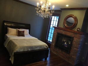 WiFi, bed sheets - Beautiful, luxury three bedroom home (Billings)