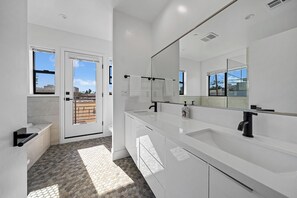 Habitación doble Confort, para no fumadores | Baño