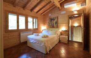 4 bedrooms, travel cot, free WiFi