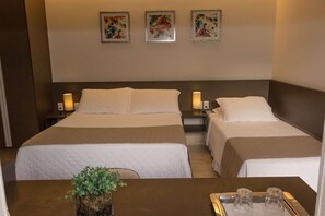 Chambre Familiale Double ou avec lits jumeaux, vue montagne