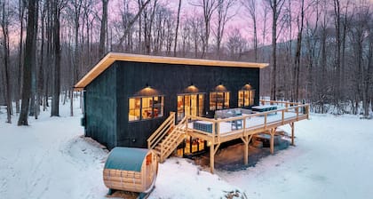 Boulder Run Cabin-Mountain Views/Sauna/Hot Tub/EV Charger